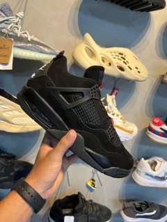 Jordan 4 Preto na internet