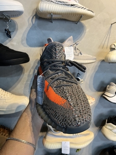 Yeezy Boost 350 Beluga na internet
