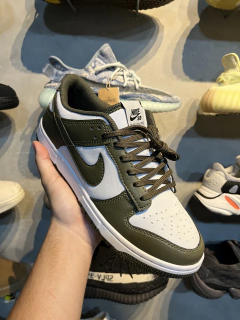 Dunk Low Olive na internet