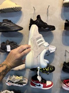 Fórum Buckle Bad Bunny - Cinza - ZER013 Outlet