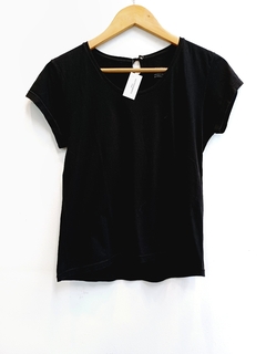 REMERA NEGRA WYDONNA S