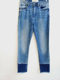 JEAN SKINNY JAZMIN CHEBAR 24 en internet