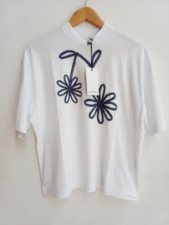 REMERA JAZMIN CHEBAR FLOR AZUL T1 - SECONDMODEVINTAGE