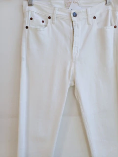 JEAN JAZMIN CHEBAR 25 SKINNY en internet