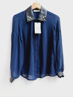 CAMISA JAZMIN CHEBAR AZUL CON CUERO T1 en internet