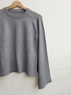 SWEATER GRIS T. U en internet
