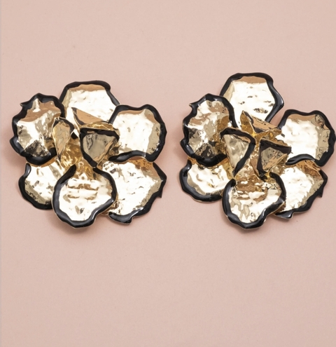 Brinco Flor Martelada