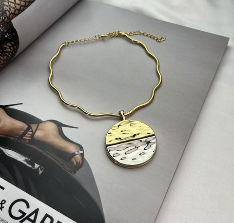 Choker Ondulada Com Pingente