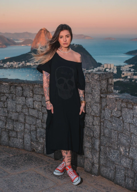 Vestido Midi Gola Canoa Bolsos - Caveira All Black