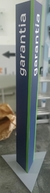 Totem triedro personalizado