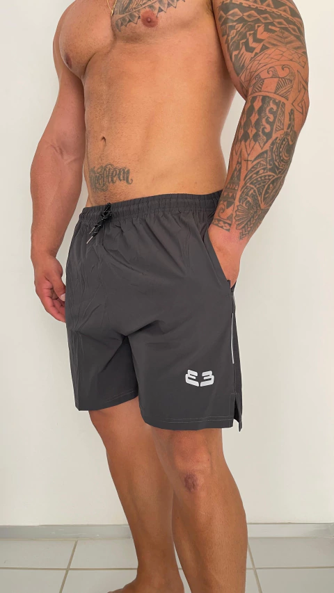 Bermuda masculina curta - chumbo