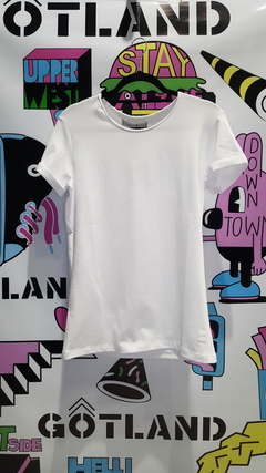 REMERA BASICA CUELLO ANCHO BLANCA en internet