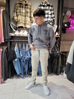 JOGGER ELISEO en internet