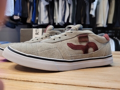 ZAPATILLA RICH GRIS/BORDO