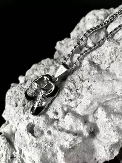 Collar de Acero y dije Botines en internet