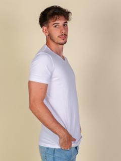Remera Básica Cuello V - comprar online