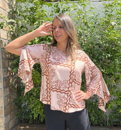 Imagem do BLUSA BATA COM NÓ NA MANGA