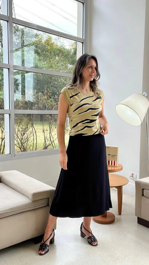 SAIA MIDI VISCOSE COM FORRO PRETO - comprar online