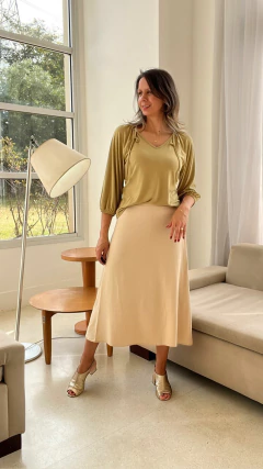Imagem do SAIA MIDI VISCOSE COM FORRO BEGE