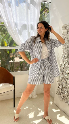 CONJUNTO CAMISA E SHORTS ALGODÃO LISTRAS