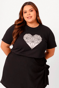 T-SHIRT PLUS SIZE CORACAO DIAMANTE PEROLAS - PRETO REF 2394000