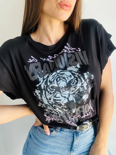 REMERA EVA