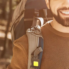 MINI LINTERNA MULTIUSO RECARGABLE CON IMAN Y MOSQUETON en internet