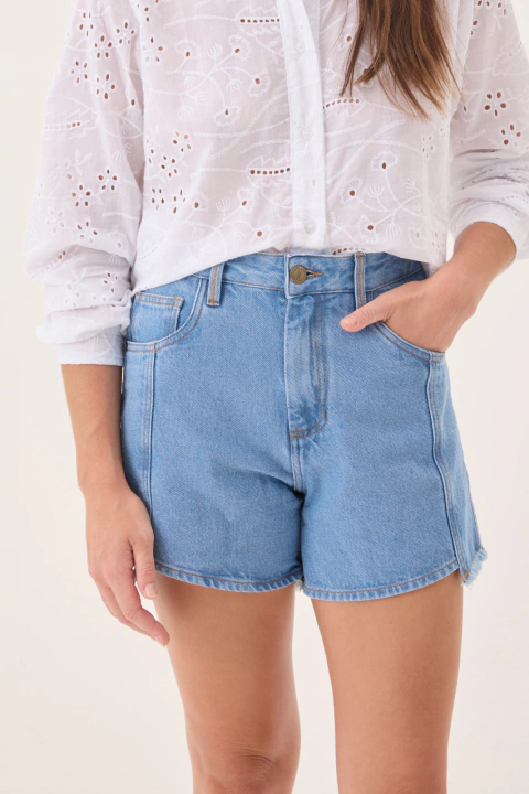 Shorts Jeans Com Recortes