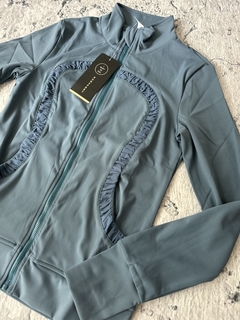 Imagen de Campera deportiva entallada con elastano