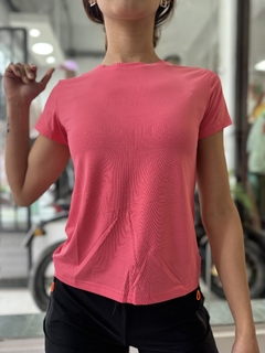 Remera Mujer dryfit material respirable - Sin Nombre Sport