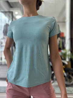 Remera Mujer dryfit material respirable