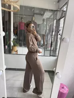 Pantalón recto frizado colores neutros - tienda online