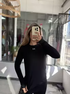 Imagen de Remera térmica cuello redondo con dedo mujer