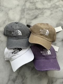 Gorra TNF logo bordado UNISEX - Sin Nombre Sport
