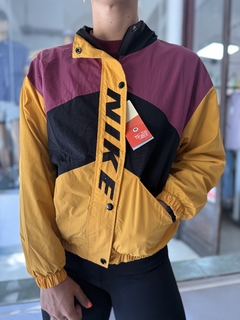 Campera impermeable nk y tnf bordado en internet