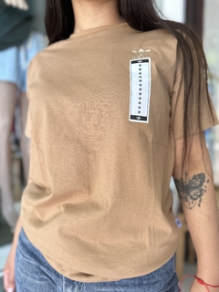 Imagen de Remera AD UNISEX algodón premium