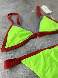 Bikini multicolor combinado en internet