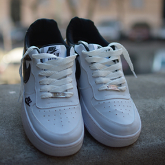 Nike Air Force White/Black en internet