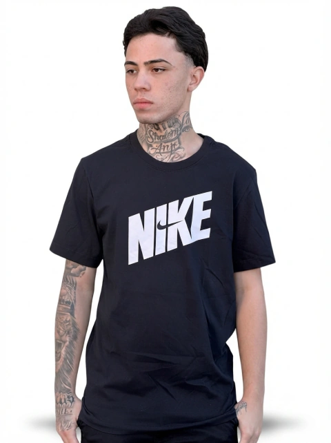 Camiseta Nike Big Logo FQ3872 Preta