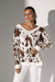 Blusa Tricô Decote V Cow Print - comprar online