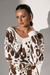 Blusa Tricô Decote V Cow Print - loja online
