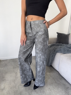Pantalón cuerina vintage en internet