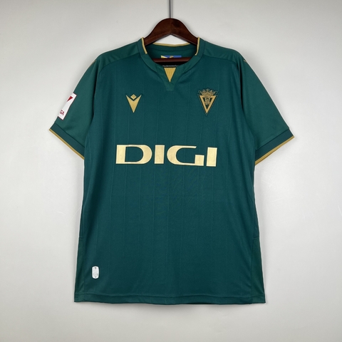 camisa-cadiz-third-iii-23-24-2023-2024-verde-masculina-modelo-fan-torcedor-alvaro-negredo-8