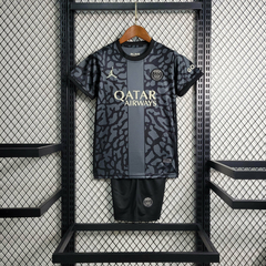 Camisa + Shorts Infantil Unissex PSG III Third 2023 Torcedor Jordan - Preto