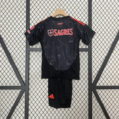 Personalização de camisas de futebol, Times internacionais de futebol, Uniformes de futebol de alta qualidade, Designs exclusivos de camisas de futebol, Coleção de camisas de futebol autênticas , Camisas de futebol vintage, Camisas de futebol colecionávei