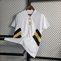 Camisa Juventus Icon Adidas 23/24 Torcedor Masculina - Branca
