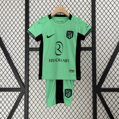 Conjuntos Infantis de Futebol, Kits Infantis, Roupas Infantis esportivas, Personalização de camisas de futebol, Times internacionais de futebol, Uniformes de futebol de alta qualidade, Designs exclusivos de camisas de futebol, Coleção de camisas de futebo