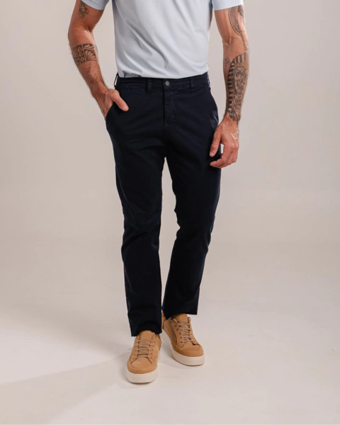 Calça de Sarja Slim com Elastano Azul Marinho