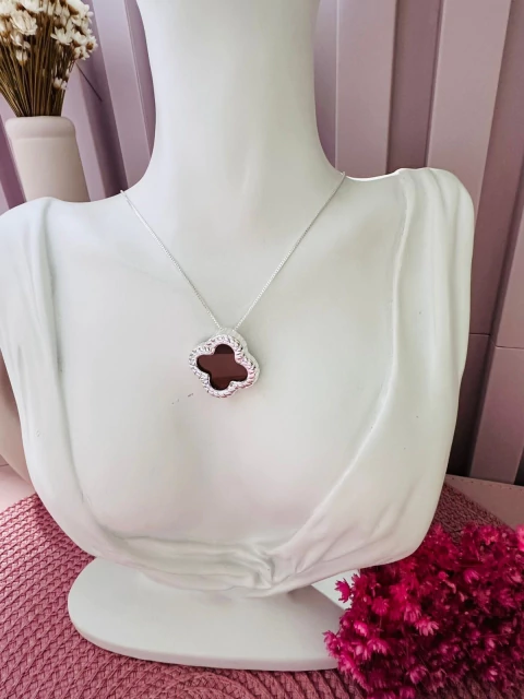 COLAR CHIQUE MARROM PRT