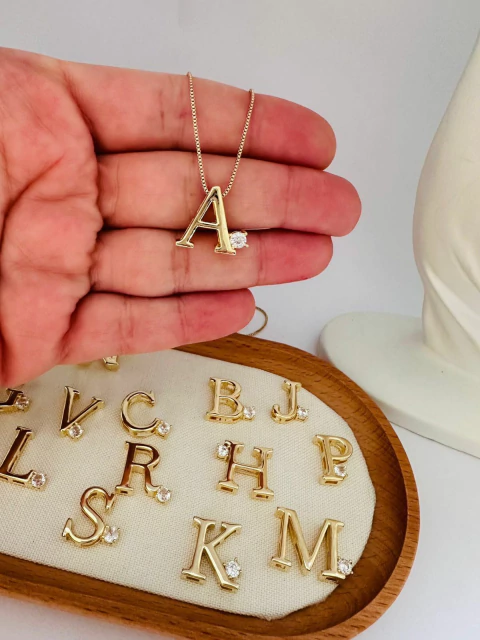 COLAR LETRAS COM PONTO DE LUZ OUR